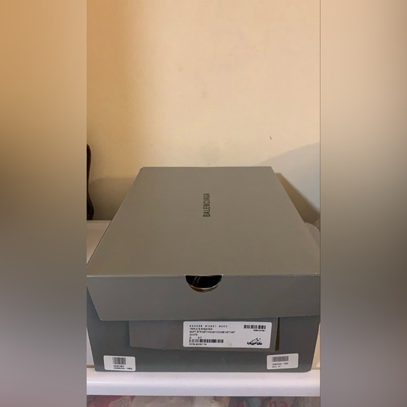 BALENCIAGA Triple S Sneakers - Picture 7 of 7